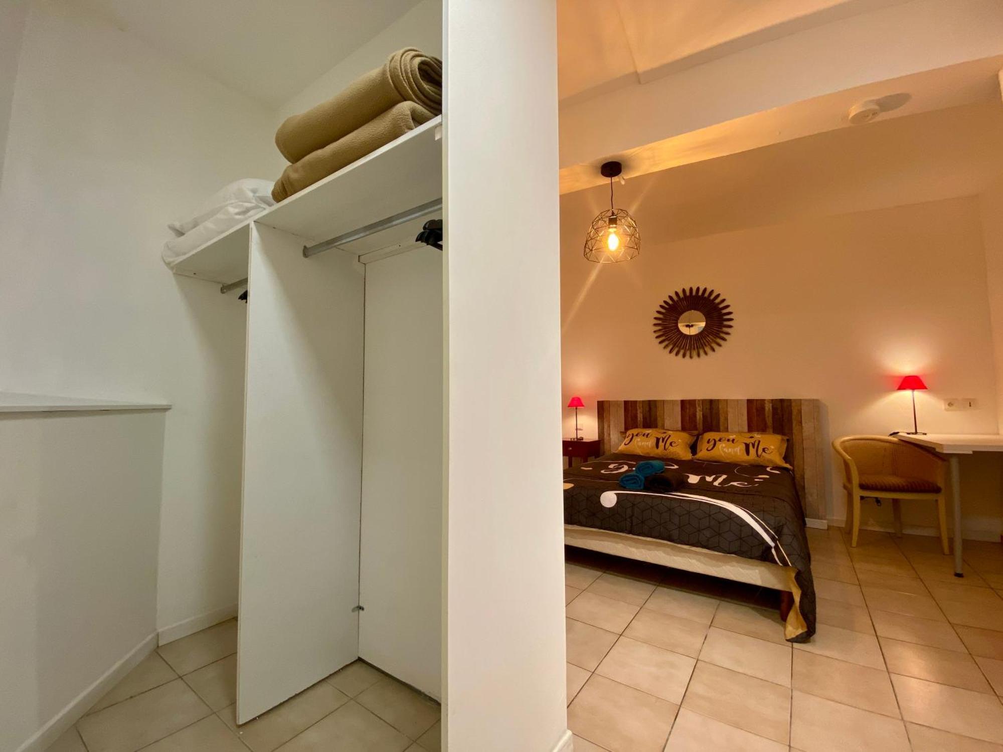 Republique Centre Apartment Carcassonne Room photo